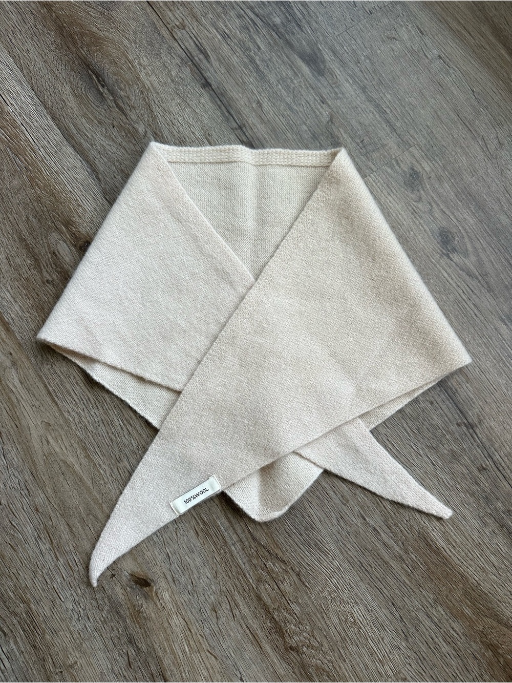 100% wool Triangle Scarf - Picture 4 of 4